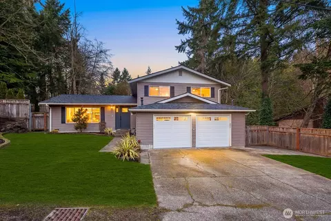 3410 NE 202nd St, Lake Forest Park, WA 98155