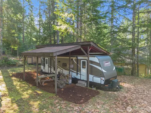 11 N Kitsap Pl N, Hoodsport, WA 98548