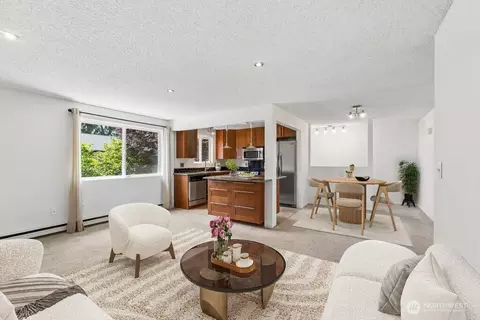 7909 218th St SW #4, Edmonds, WA 98026