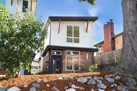 6712 36th Ave SW, Seattle, WA 98126