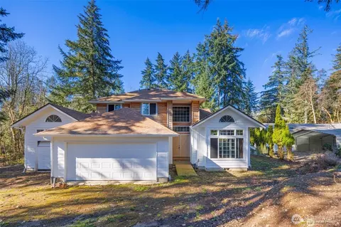 9118 130th Avenue Ct, Anderson Island, WA 98303