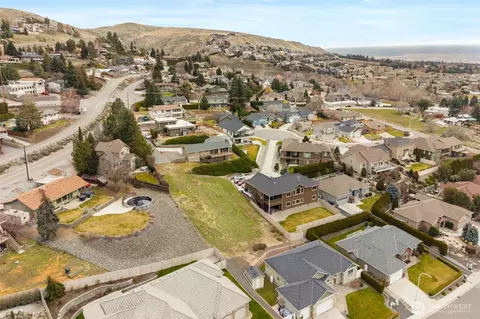 554 Bengal Ln, East Wenatchee, WA 98802