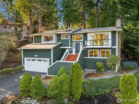18945 NE 20th Ct, Redmond, WA 98052