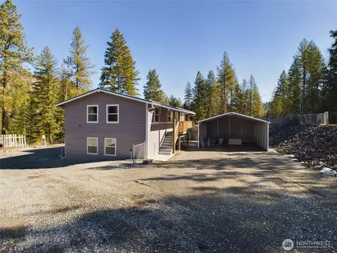 9 Pine Grove St, Republic, WA 99166