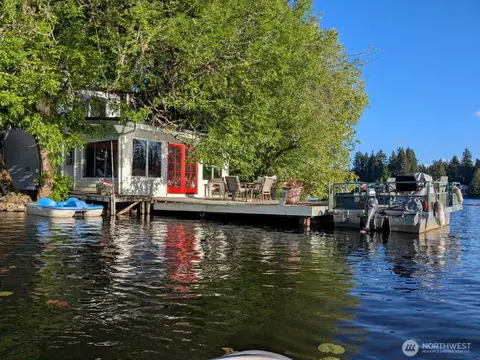 1111 Lake Sawyer Is, Black Diamond, WA 98010