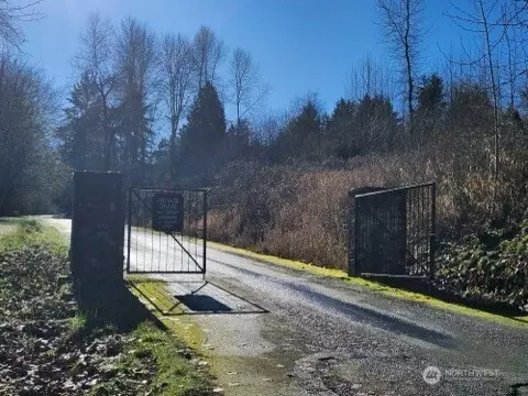 6414 74th St E, Puyallup, WA 98371