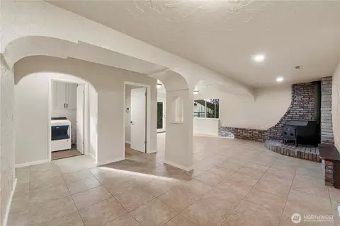 Living - 28713 SE 462nd Pl, Enumclaw, WA 98022 photo 6 of 11