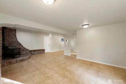 Living - 28713 SE 462nd Pl, Enumclaw, WA 98022 photo 9 of 11