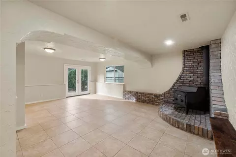 Living - 28713 SE 462nd Pl, Enumclaw, WA 98022 photo 8 of 11