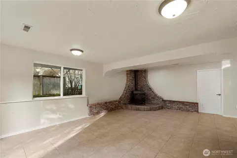 Living - 28713 SE 462nd Pl, Enumclaw, WA 98022 photo 10 of 11