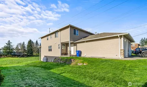 2905 11th St #C & D, Everett, WA 98201 photo 2