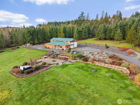 222 Volcano Ln, Chehalis, WA 98532