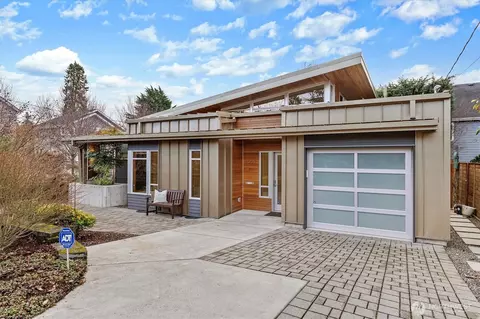 4057 NE 56th St, Seattle, WA 98105