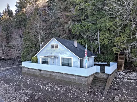 11181 E State Route 106, Union, WA 98592