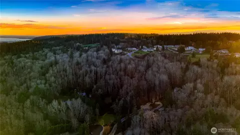 927 Grennan Pl, Camano Island, WA 98282