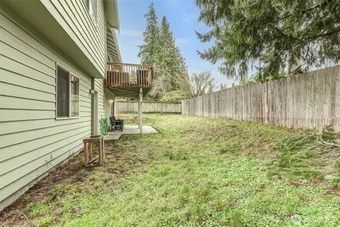 Exterior - 7910 E Glen Dr, Everett, WA 98203 photo 11 of 12