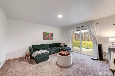 Living - 7910 E Glen Dr, Everett, WA 98203 photo 3 of 3