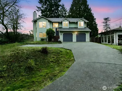 Exterior - 7910 E Glen Dr, Everett, WA 98203 photo 2 of 12