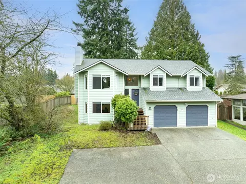 Exterior - 7910 E Glen Dr, Everett, WA 98203 photo 7 of 12