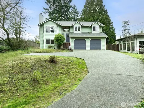 Exterior - 7910 E Glen Dr, Everett, WA 98203 photo 5 of 12