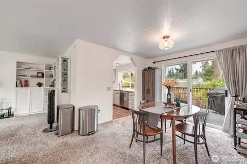 Dining - 7910 E Glen Dr, Everett, WA 98203 photo 1 of 2