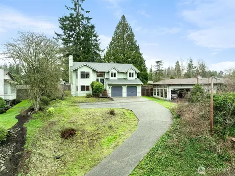 Exterior - 7910 E Glen Dr, Everett, WA 98203 photo 6 of 12