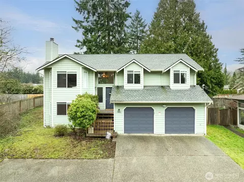 Exterior - 7910 E Glen Dr, Everett, WA 98203 photo 4 of 12