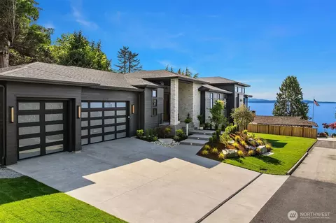 Exterior - 17626 Talbot Rd, Edmonds, WA 98026 photo 2 of 8