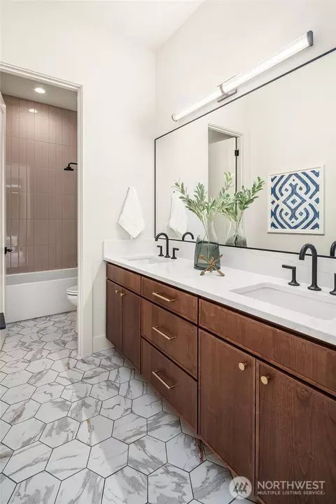 Bath - 17626 Talbot Rd, Edmonds, WA 98026 photo 7 of 7