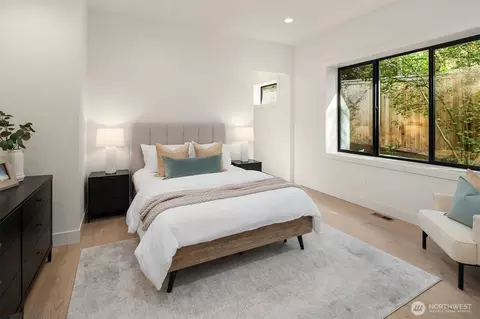 Bedroom - 17626 Talbot Rd, Edmonds, WA 98026 photo 3 of 5