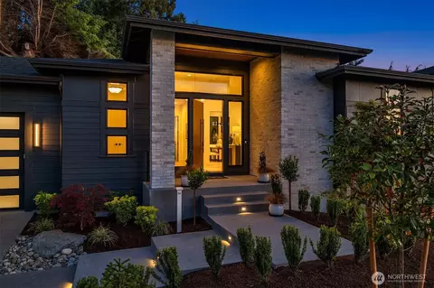 Exterior - 17626 Talbot Rd, Edmonds, WA 98026 photo 4 of 8