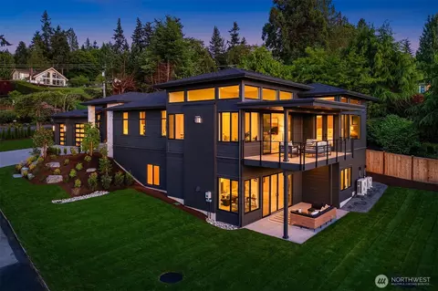 Exterior - 17626 Talbot Rd, Edmonds, WA 98026 photo 8 of 8