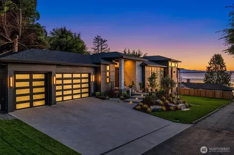 17626 Talbot Rd, Edmonds, WA 98026