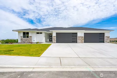 1196 7th Ave NE, Ephrata, WA 98823