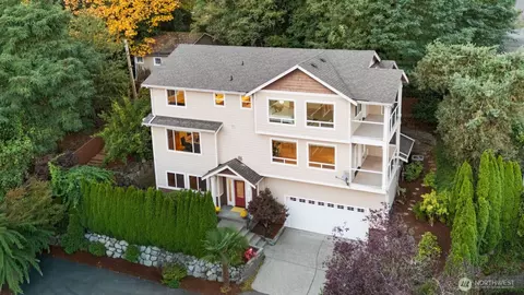 323 Lind Ave NW, Renton, WA 98057