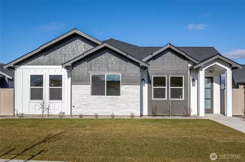 910 Racine Springs Dr, Wenatchee, WA 98801