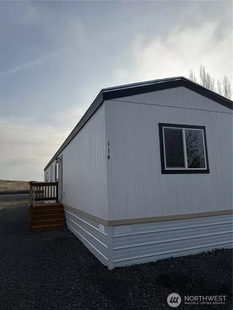 200 W Hawthorne St #114, Connell, WA 99326