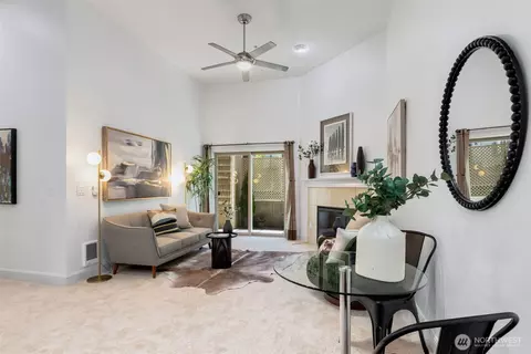3150 W Government Way #101, Seattle, WA 98199
