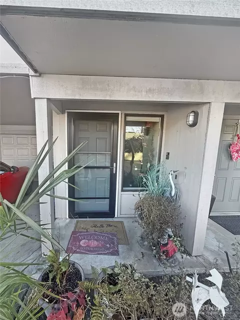 17303 Spanaway Loop S #49, Spanaway, WA 98387
