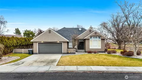 811 Laguna Dr, Moses Lake, WA 98837