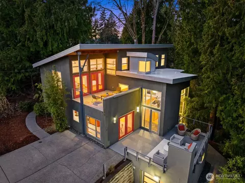 1514 NE 103rd St, Seattle, WA 98125