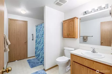 Bath - 21619 185th St E, Orting, WA 98360 photo 1 of 2