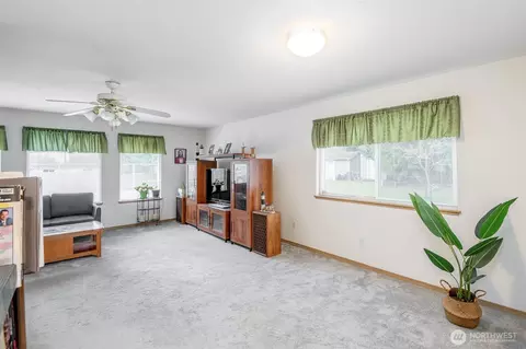 Living - 21619 185th St E, Orting, WA 98360 photo 4 of 6