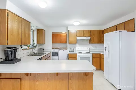 Kitchen - 21619 185th St E, Orting, WA 98360 photo 2 of 4