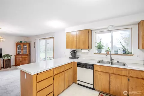 Kitchen - 21619 185th St E, Orting, WA 98360 photo 3 of 4