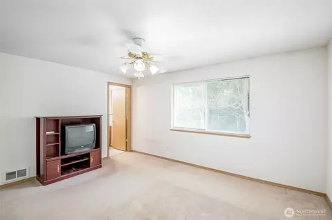 Bedroom - 21619 185th St E, Orting, WA 98360 photo 2 of 4