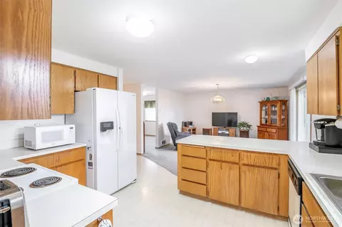 Kitchen - 21619 185th St E, Orting, WA 98360 photo 4 of 4