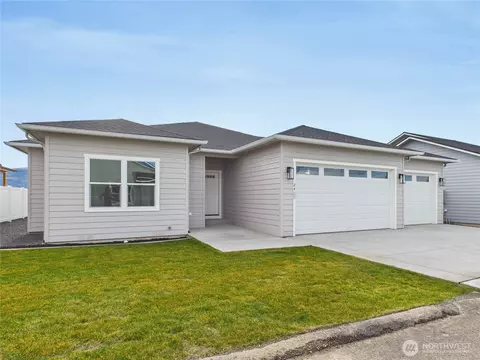 2460 Noah St SE, East Wenatchee, WA 98802