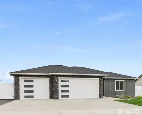 902 NE Tyler Pl, East Wenatchee, WA 98802