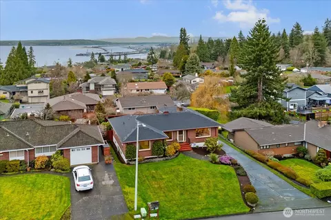View/Area - 411 Crown Dr, Everett, WA 98203 photo 3 of 10